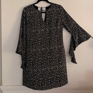 Kaari Blue dress, bell sleeve blk/green-gray print